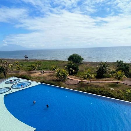 Seafront Residences Vacation Getaway Сан-Хуан Экстерьер фото
