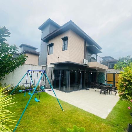 Seafront Residences Vacation Getaway Сан-Хуан Экстерьер фото