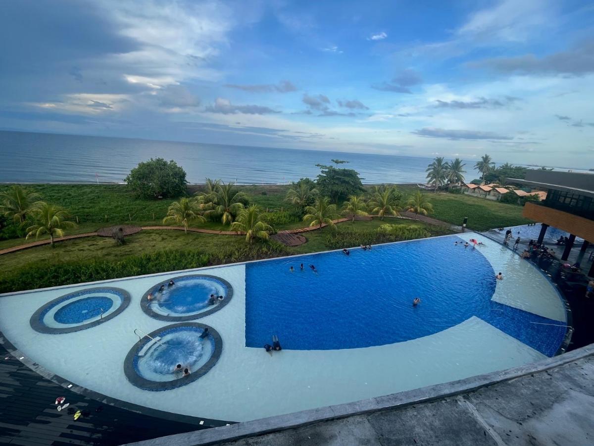 Seafront Residences Vacation Getaway Сан-Хуан Экстерьер фото